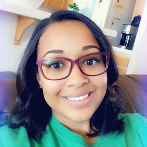 Meet your Posher, Andrea